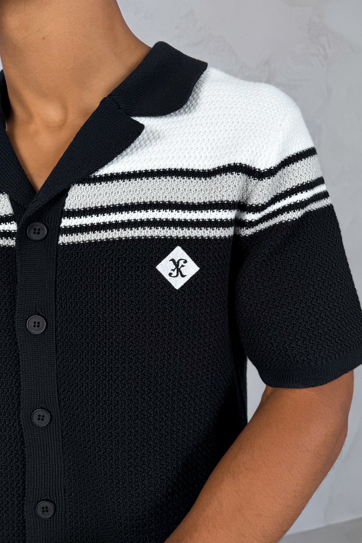 Colour Block Boxy Knit Shirt - Black/White