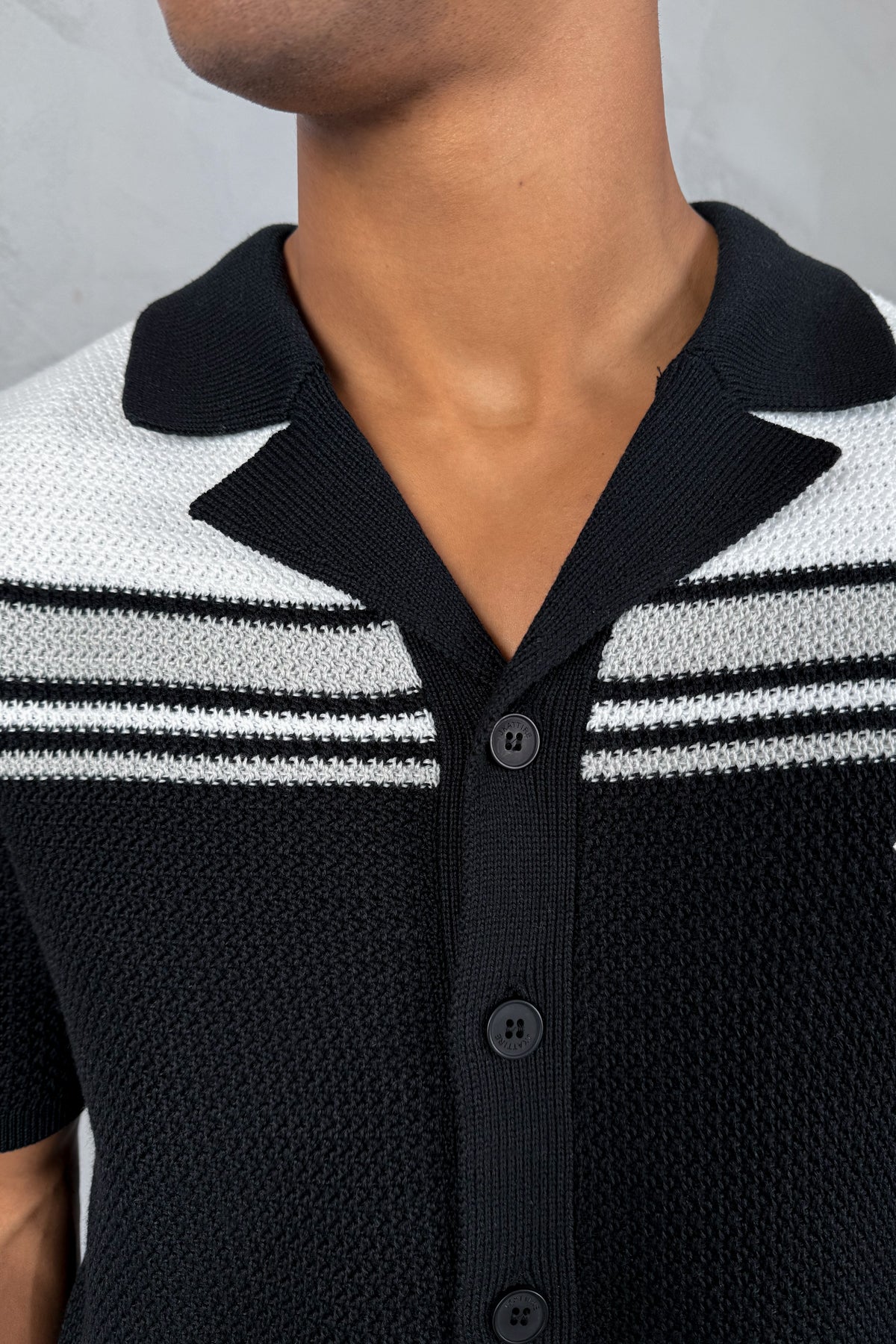Colour Block Boxy Knit Shirt - Black/White