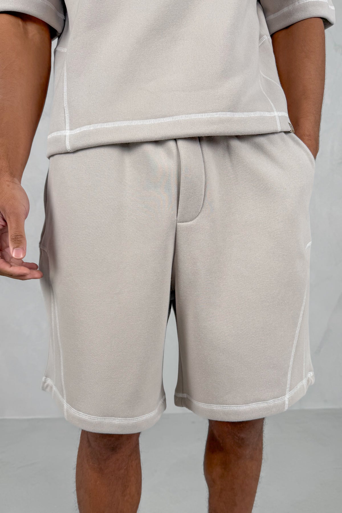 Contrast Stitch Baggy Shorts - Grey