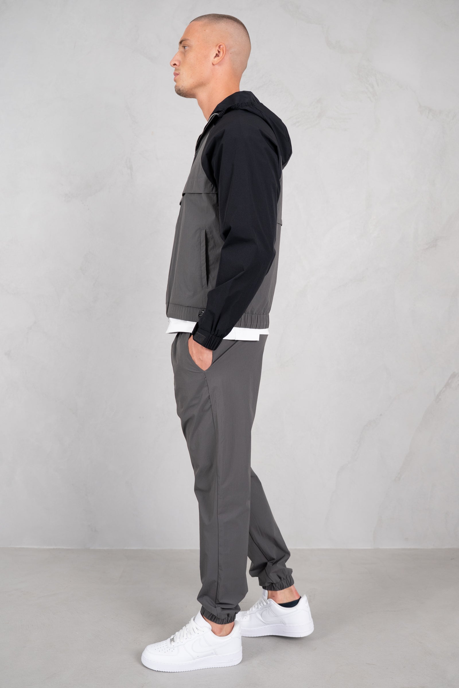 Crinkle Tech Pant - Charcoal