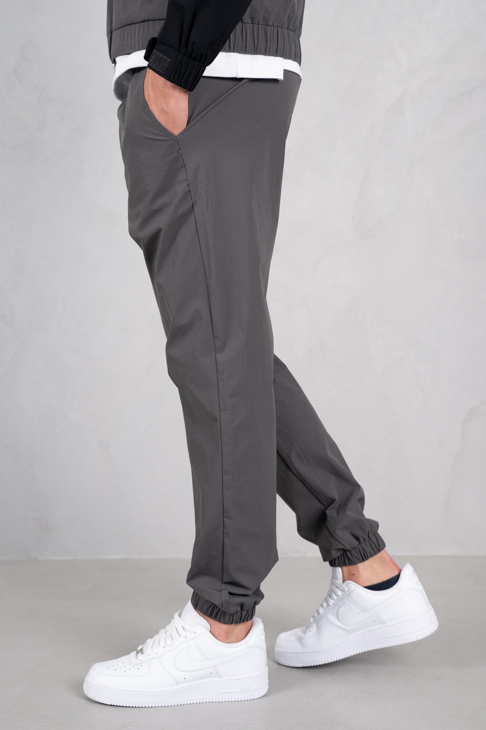 Crinkle Tech Pant - Charcoal