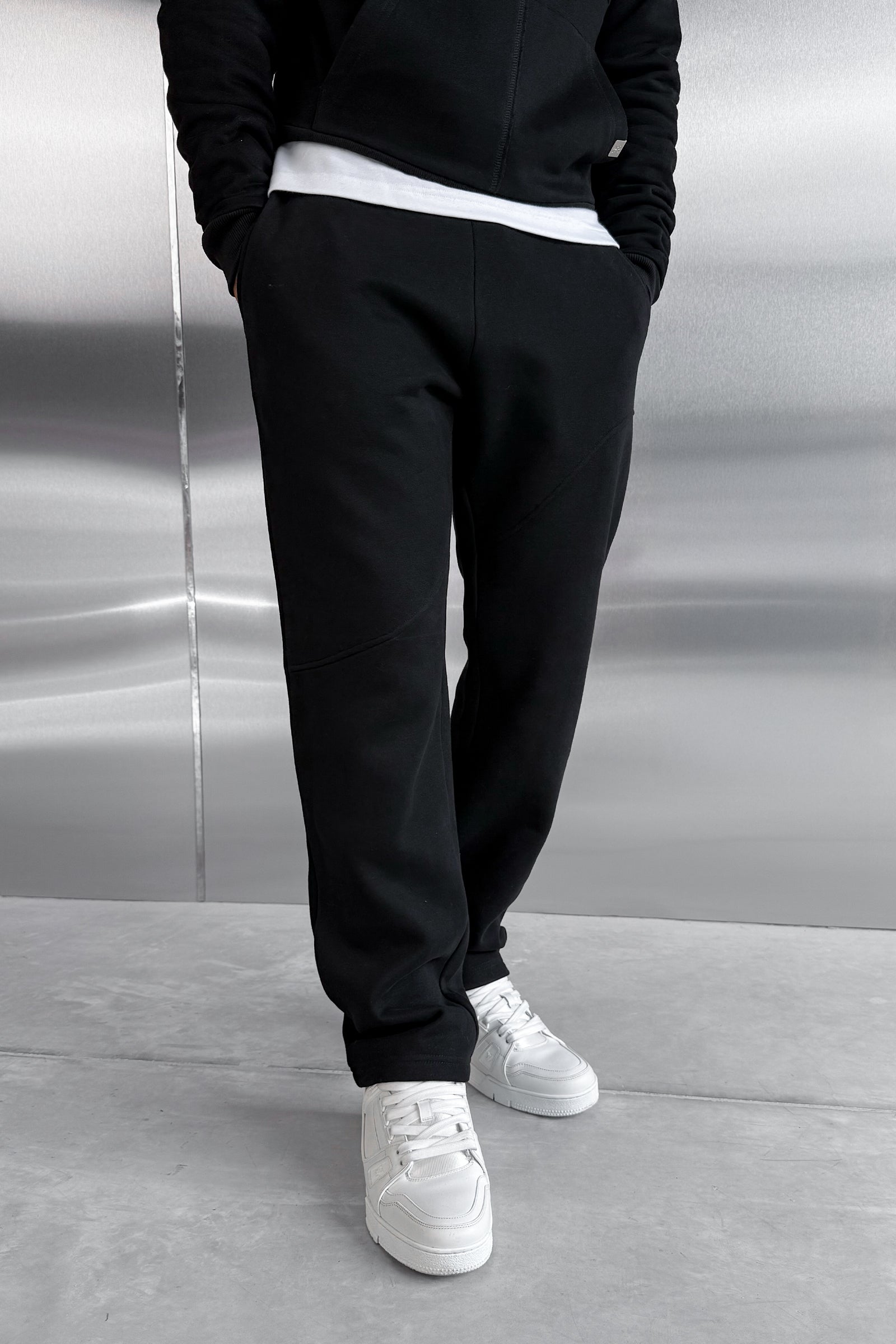 Curve Seam Straight Leg Jogger - Black