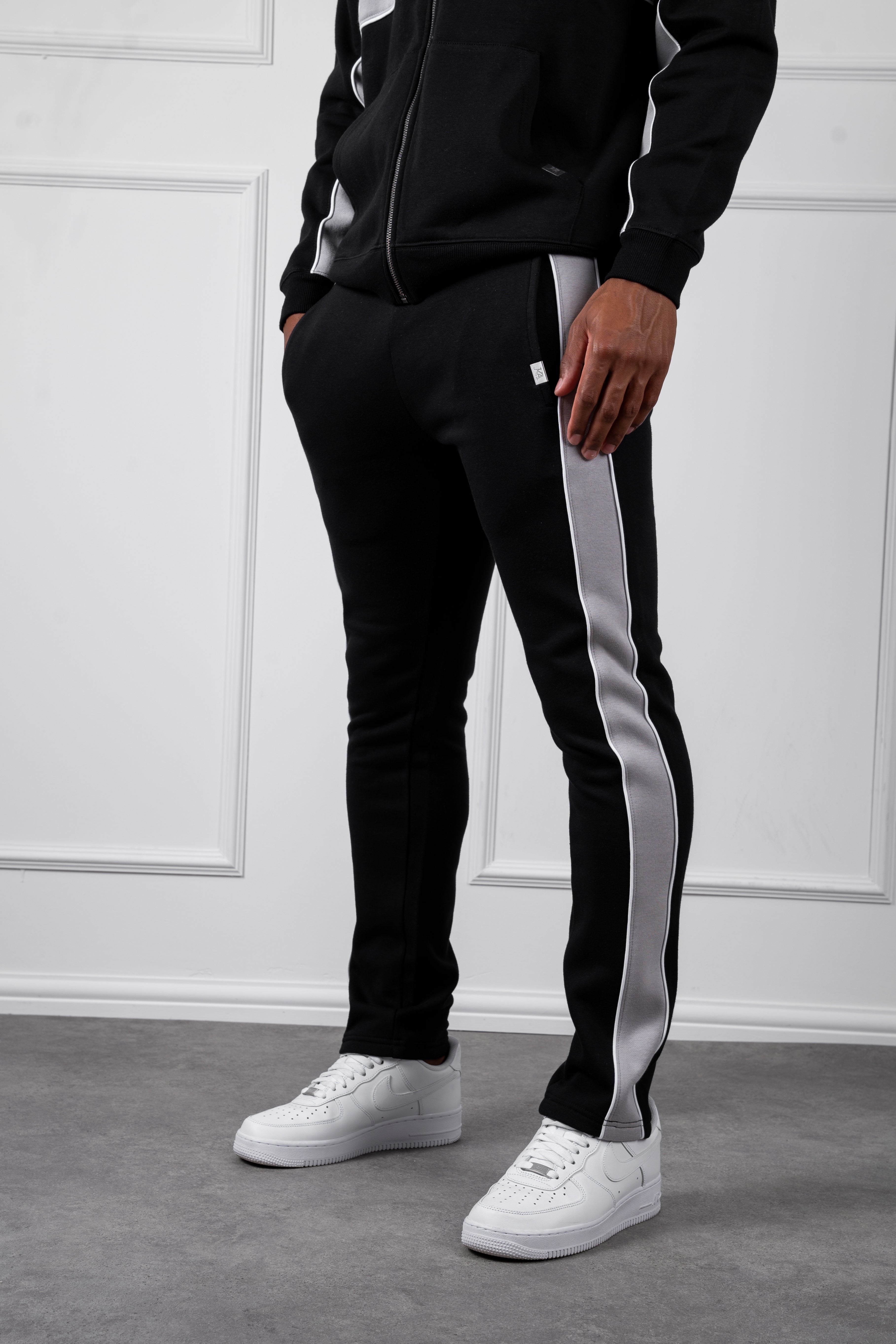 Panelled Straight Leg Jogger - Black