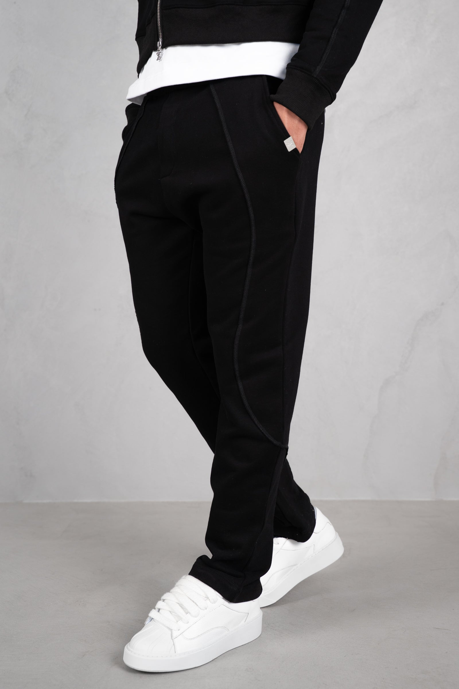 Flow Seam Straight Leg Jogger - Black