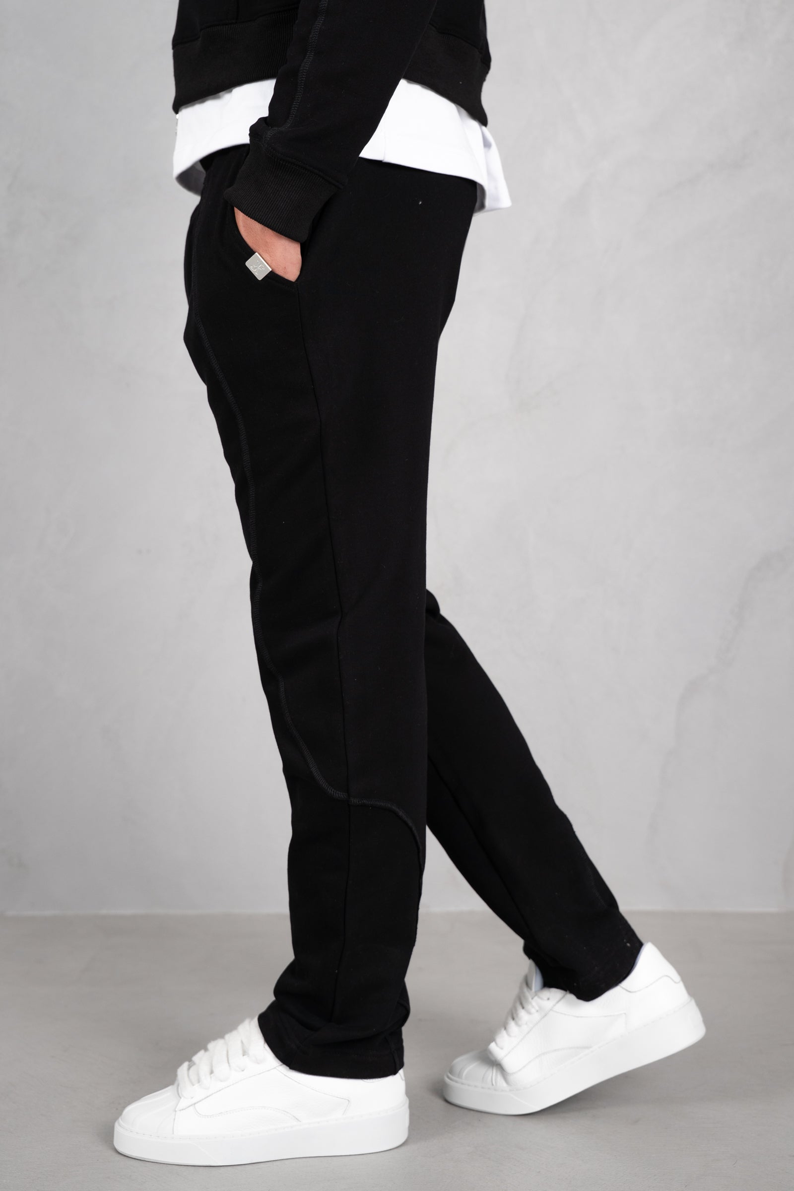 Flow Seam Straight Leg Jogger - Black