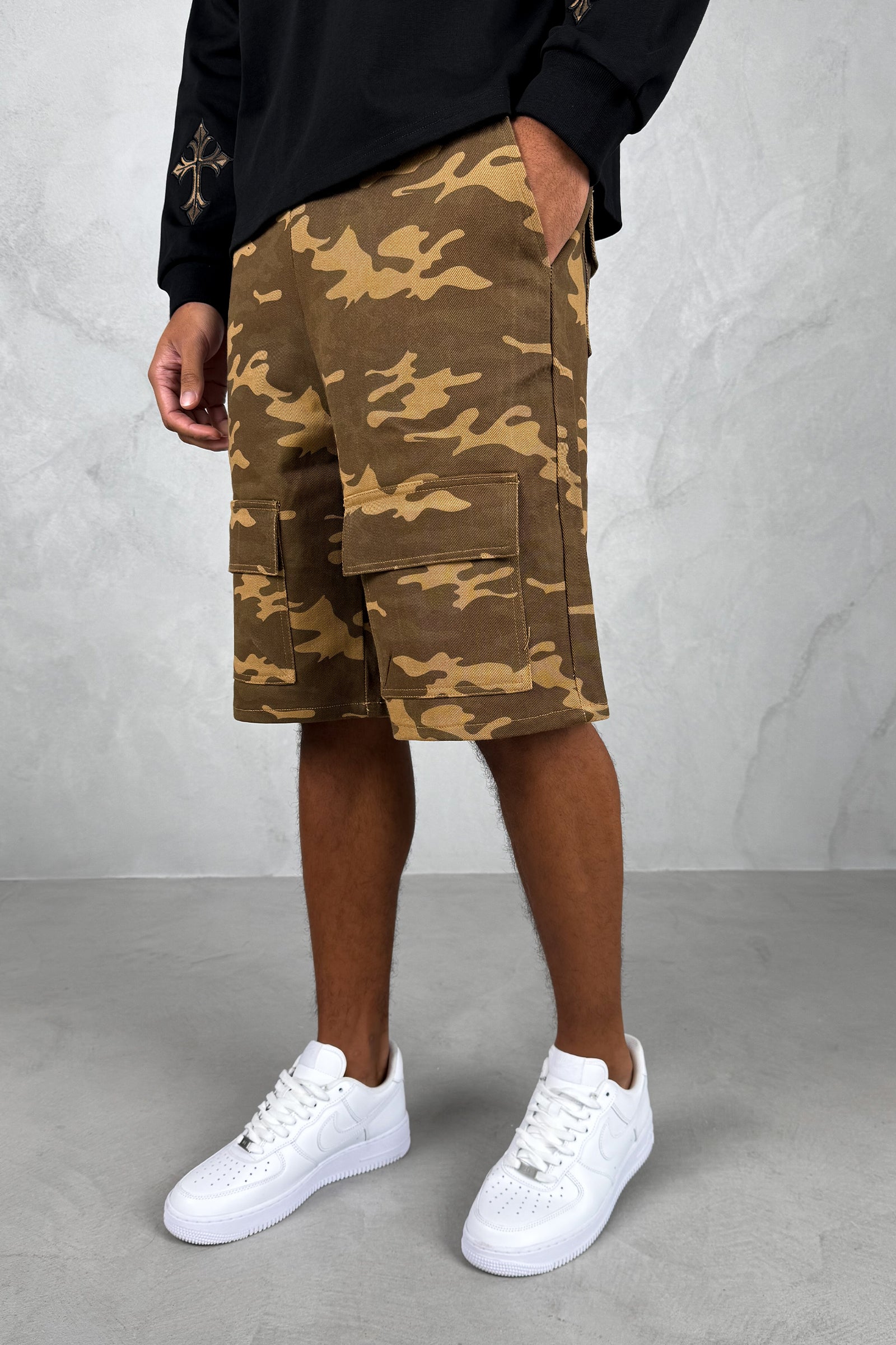Relaxed Camo Cargo Shorts - Sand Camo