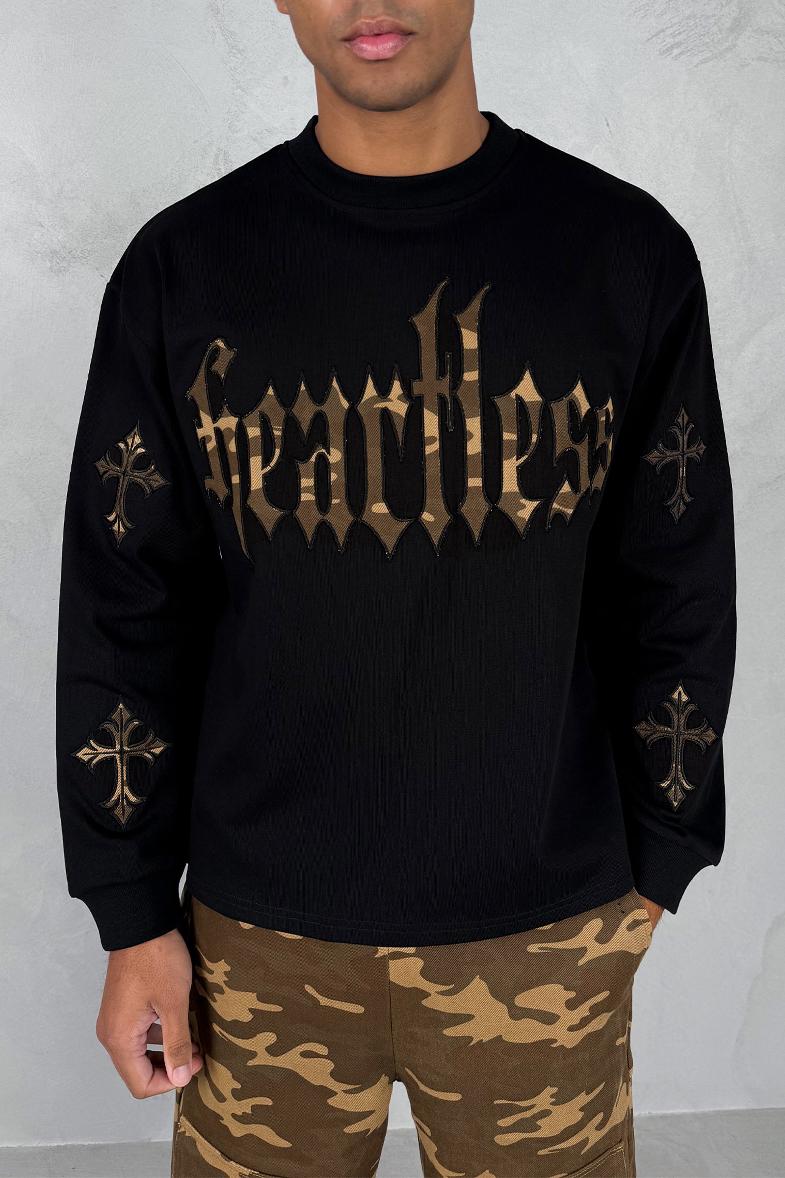Heartless Boxy Long Sleeve Camo T-Shirt - Black