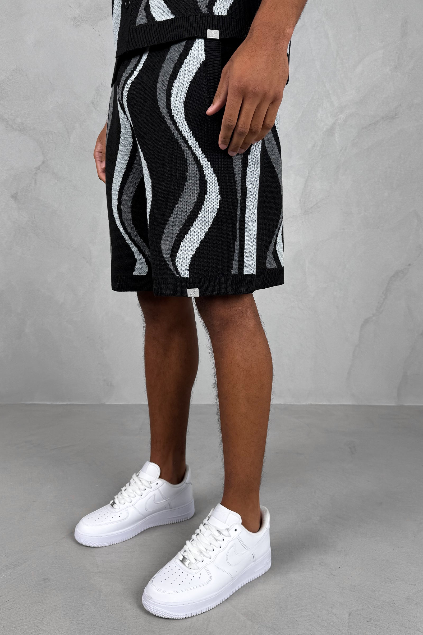 Boxy Flow Knitted Shirt - Black