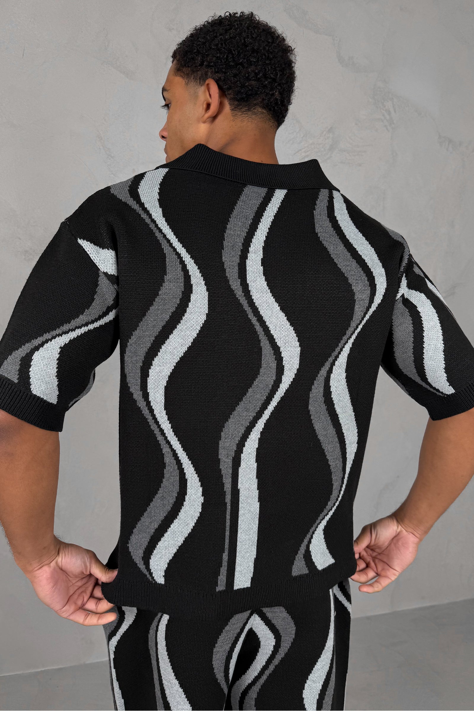 Boxy Flow Knitted Shirt - Black