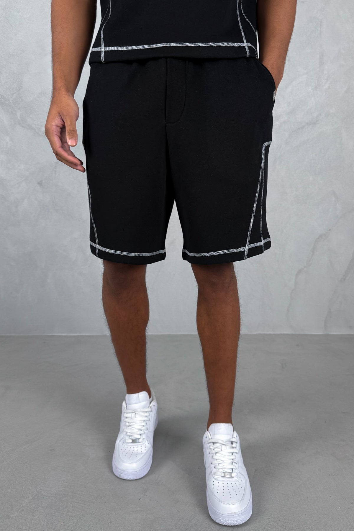 Contrast Stitch Baggy Shorts - Black