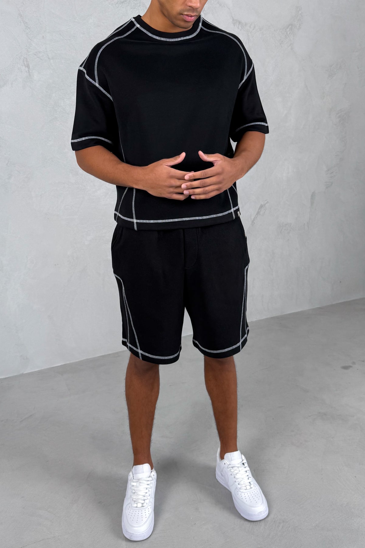 Contrast Stitch Baggy Shorts - Black