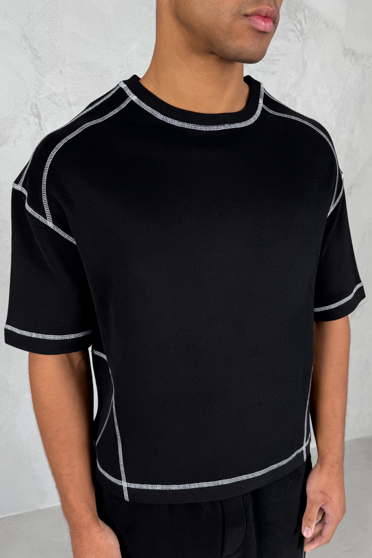 Contrast Stitch Baggy Shorts - Black