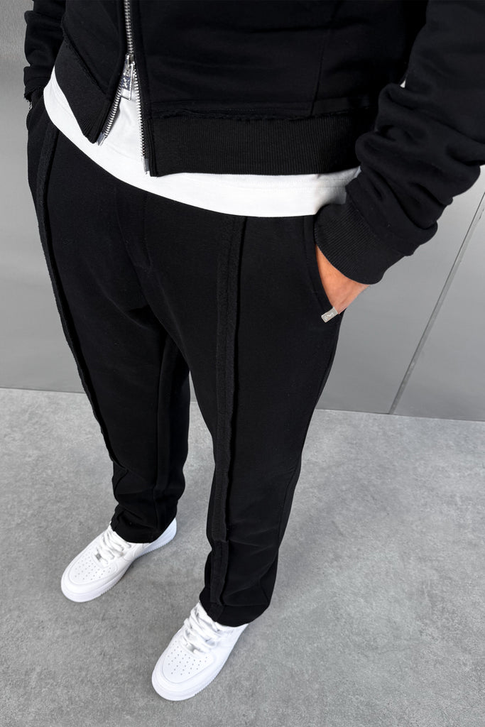 Raw-Seam Straight Leg Jogger - Black