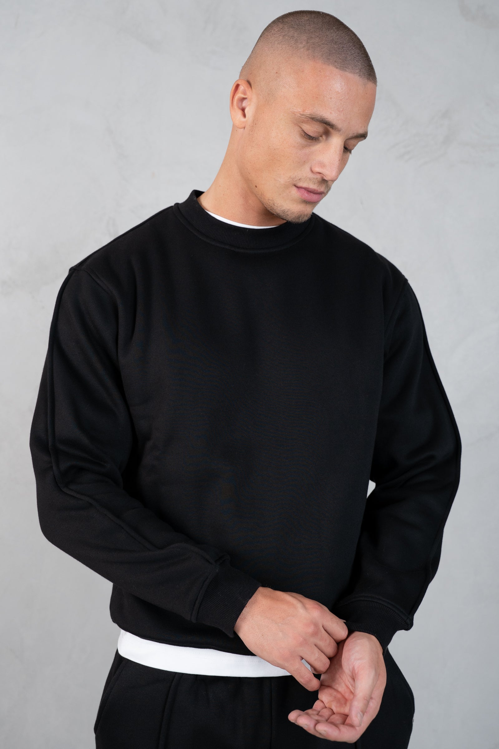 Raw Hem Crew Neck Sweatshirt - Black